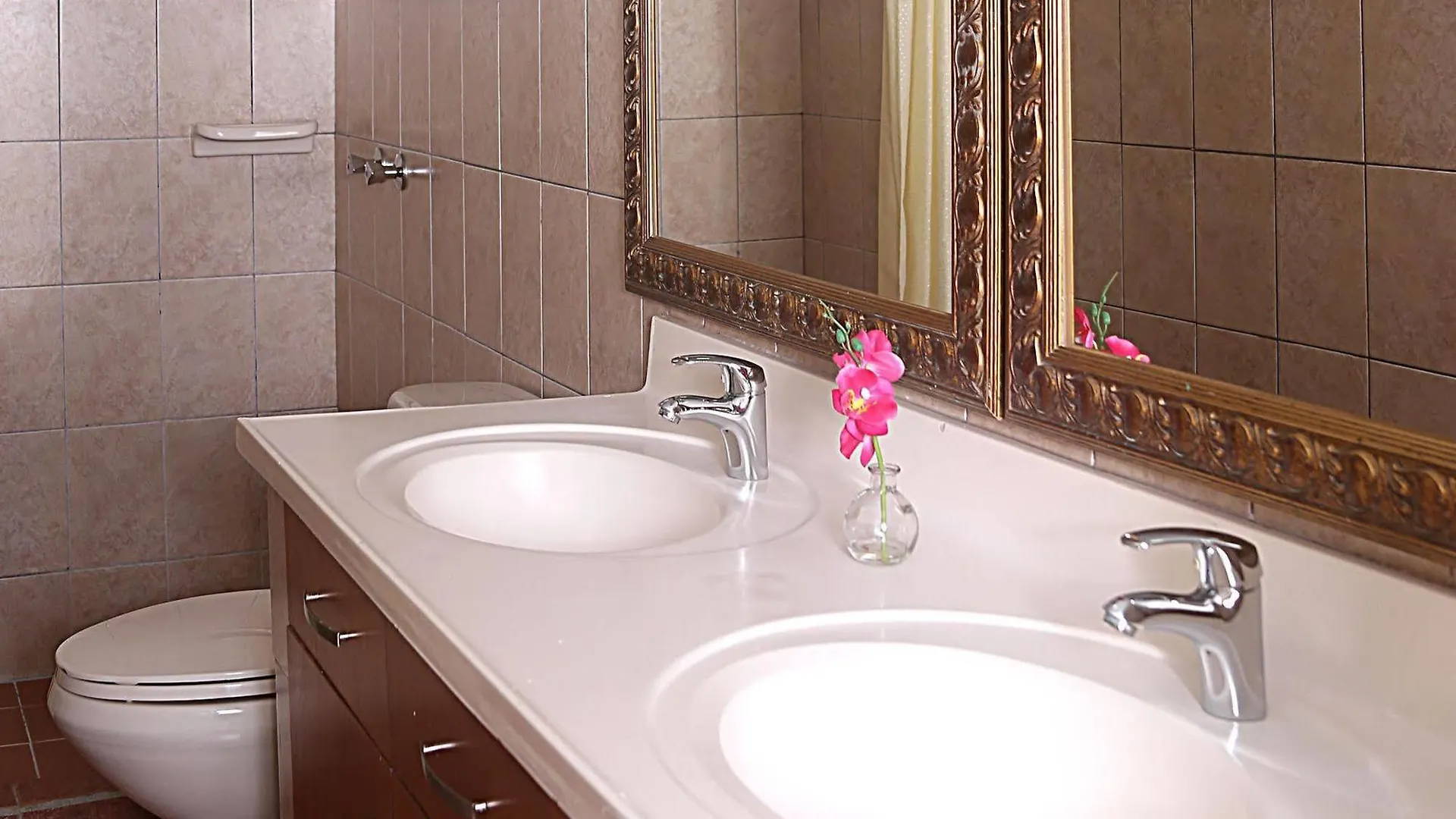 Lejlighedshotel Punto Di Oro Apartments Resort Tanki Leendert