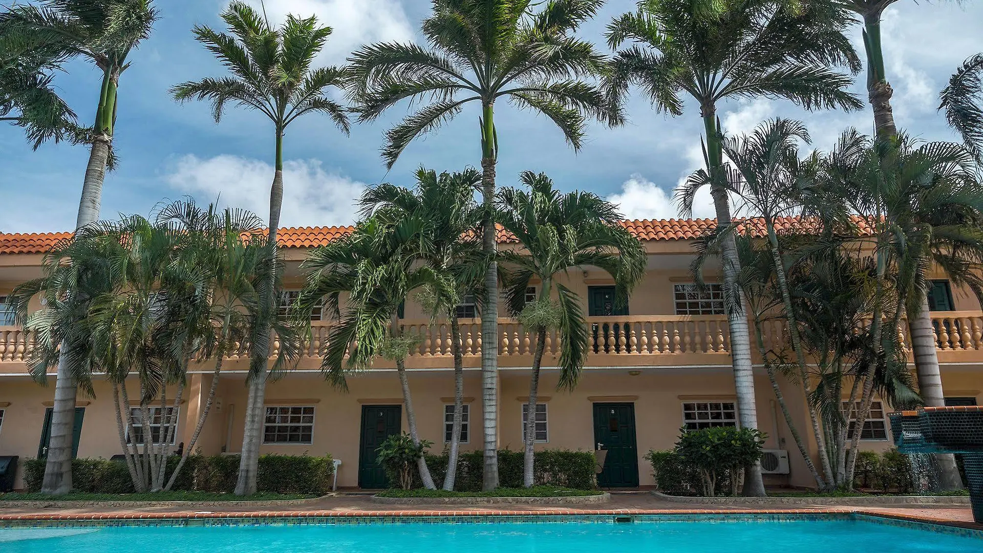 Punto Di Oro Apartments Resort Tanki Leendert 2*,  Aruba